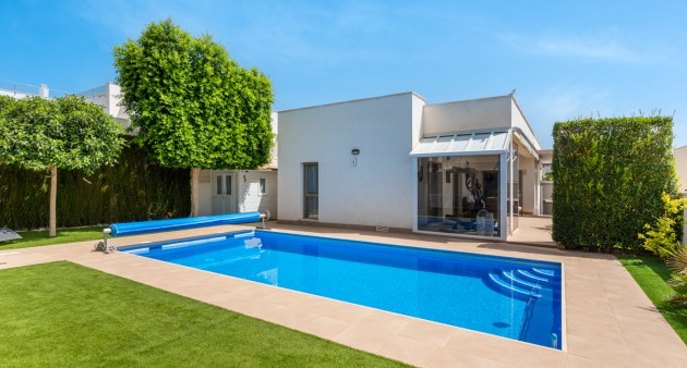 Sale - Chalet - La Marina