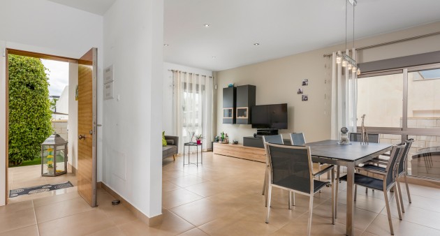 Sale - Chalet - La Marina