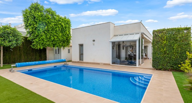 Sale - Chalet - La Marina